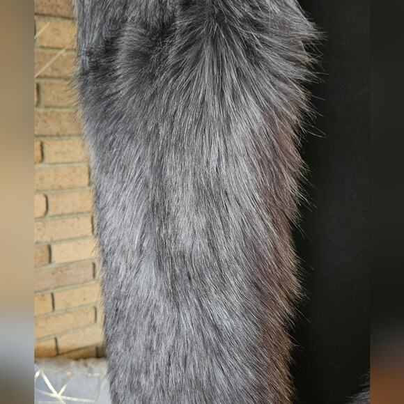 HALSTON Microfiber Zipper Coat with Matching Faux Fur Scarf Wrap - Picture 10 of 15